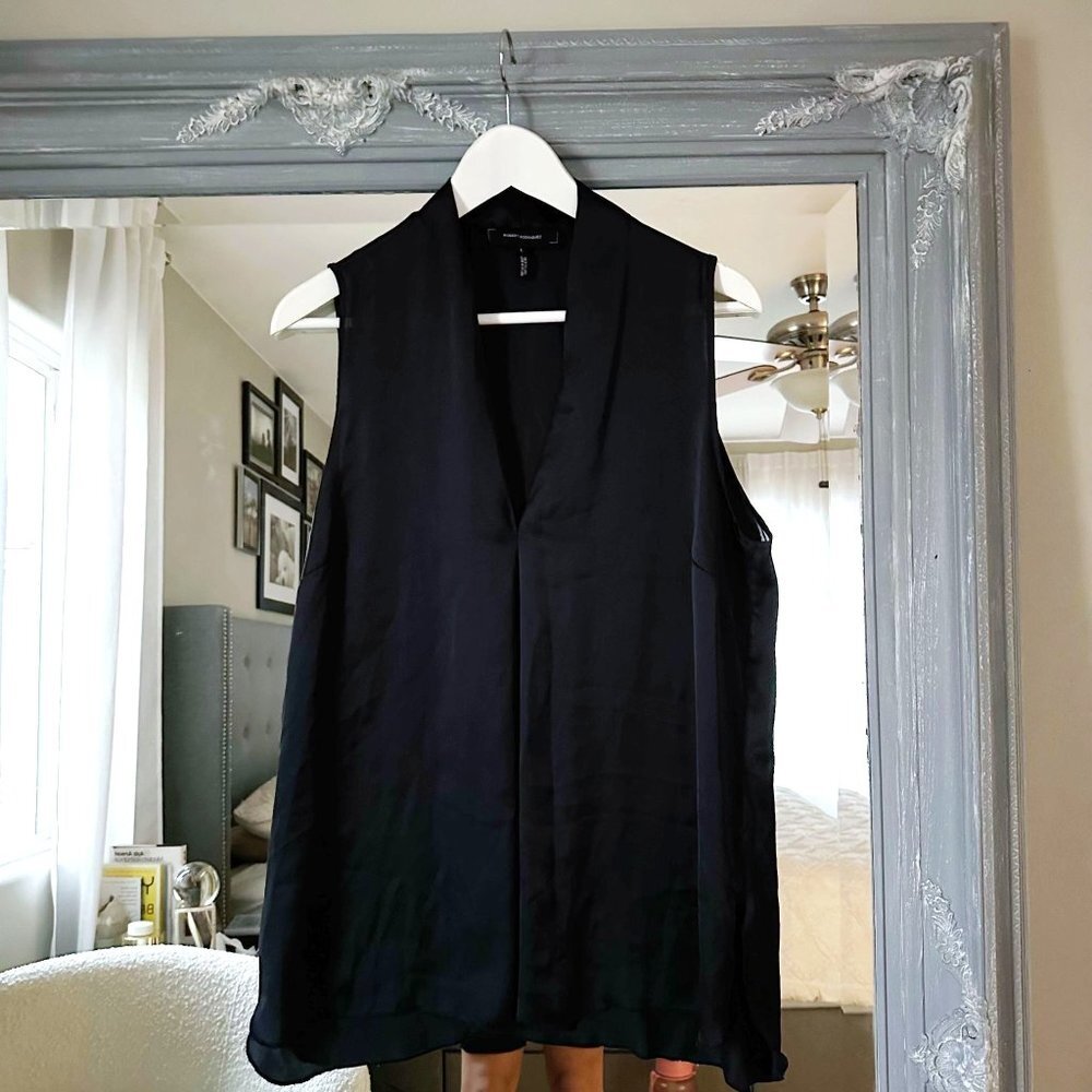 Robert Rodriguez Blue Satin‎ V Neck Sleeveless Blouse Size L
